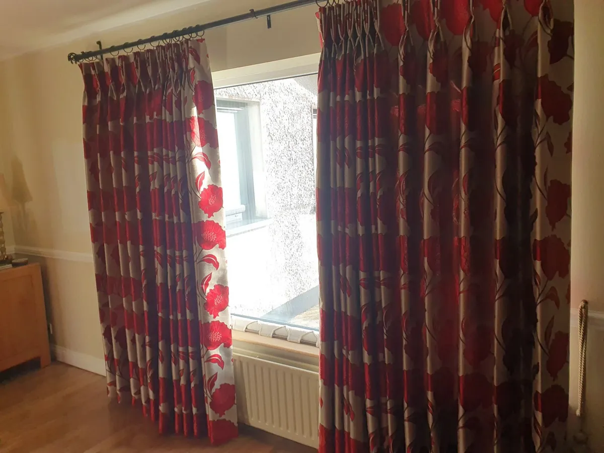 Curtains - Image 3