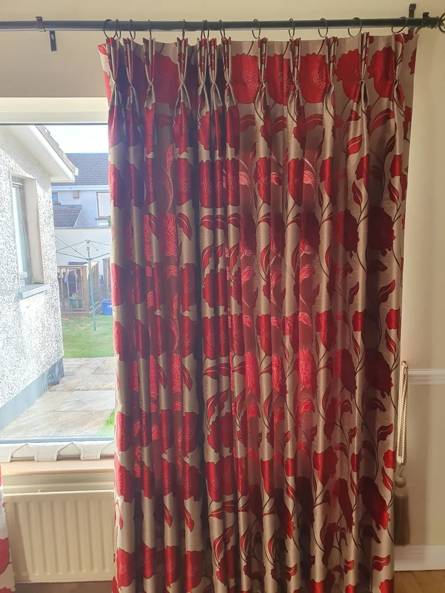 Curtains - Image 4
