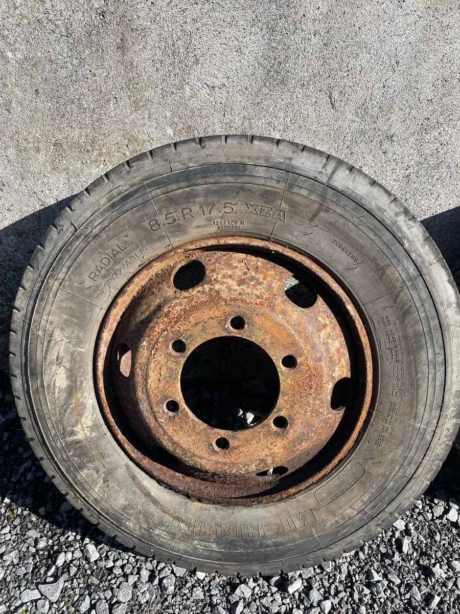 4 235/17.5 6 stud wheels - Image 1