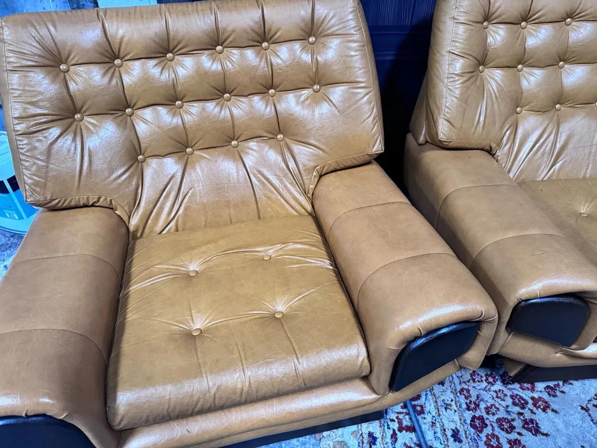 Antique 3-1-1 seater suite - Image 3