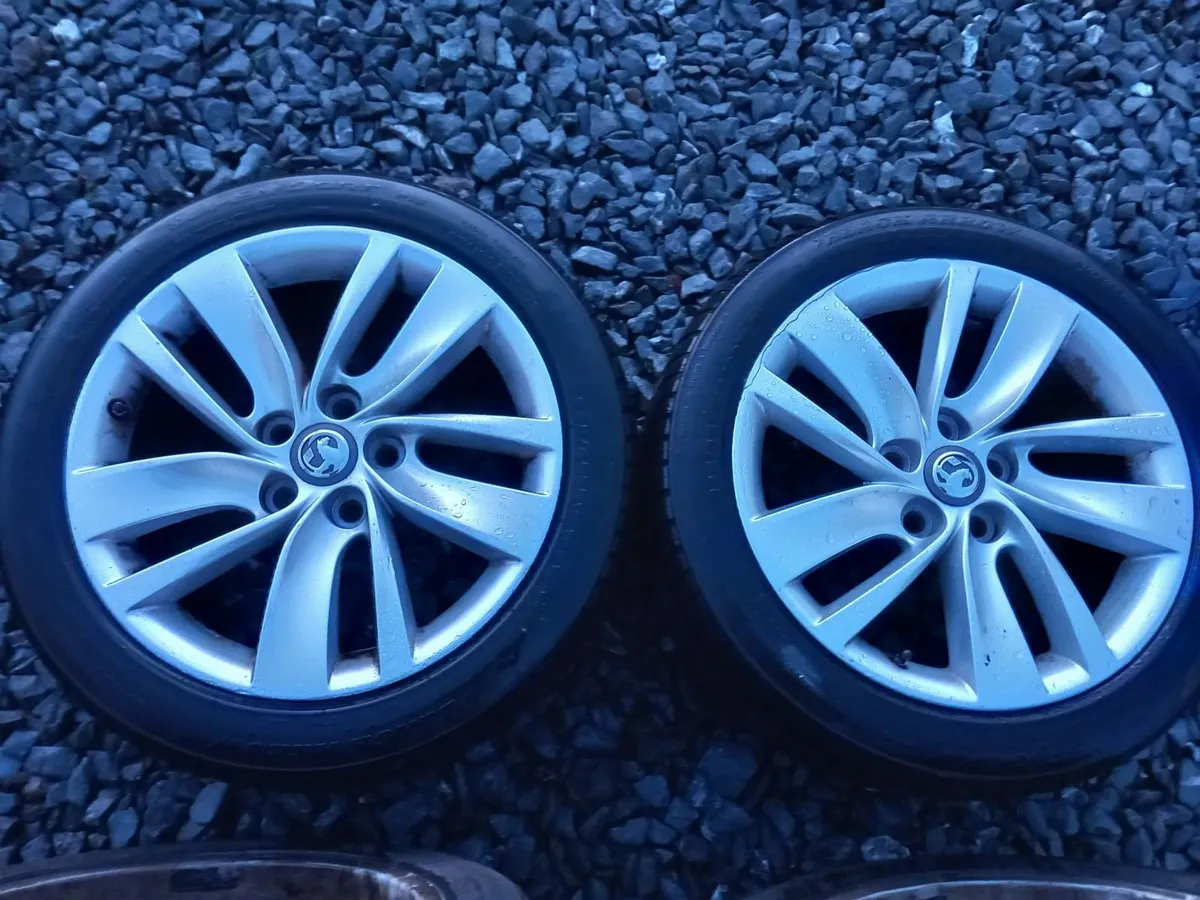 5x120 Insignia 18inch Alloys • Very Clean • - Image 3