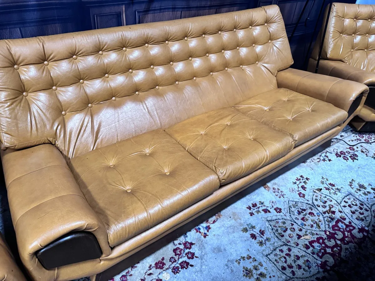 Antique 3-1-1 seater suite - Image 4