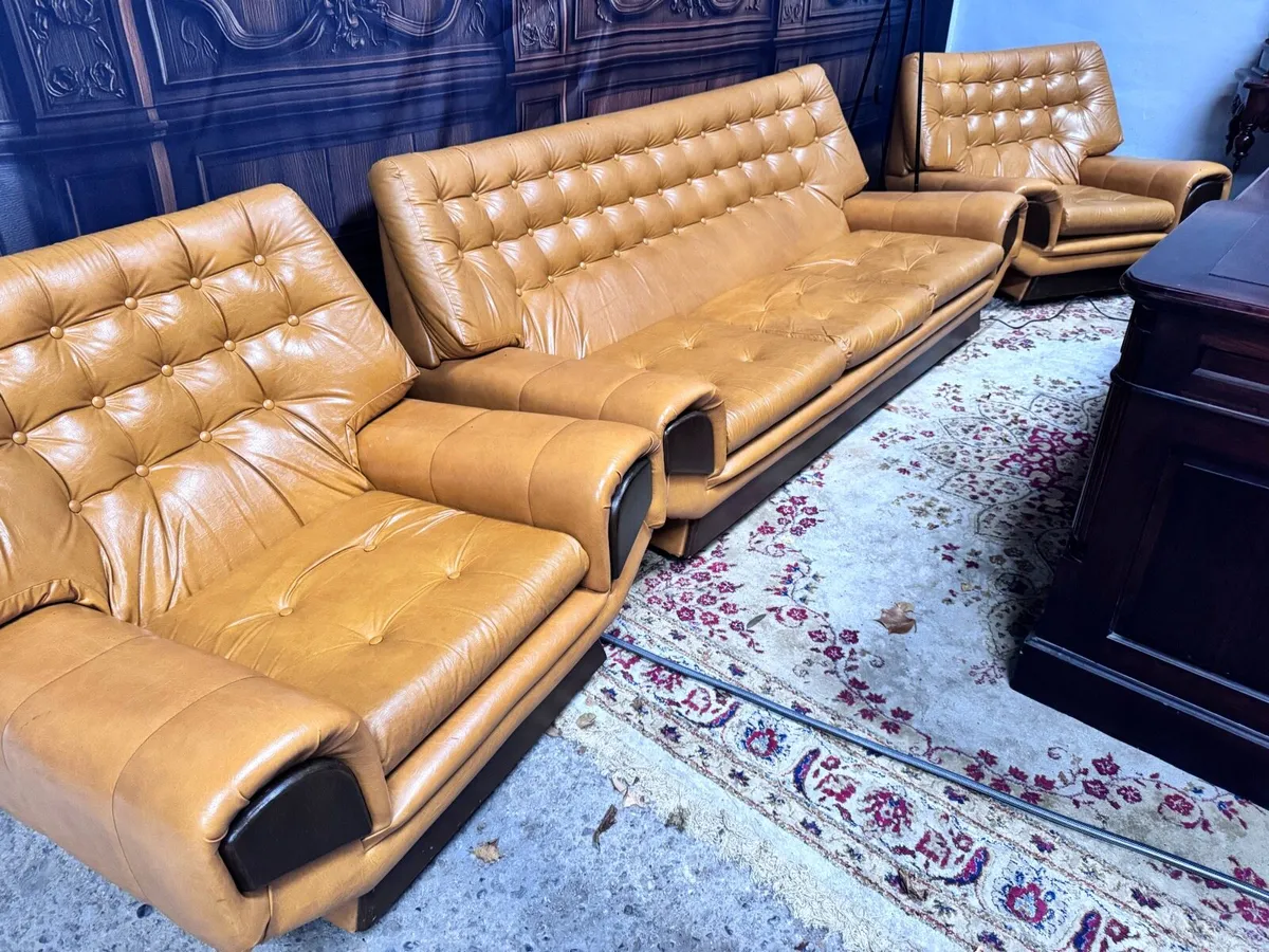 Antique 3-1-1 seater suite - Image 2
