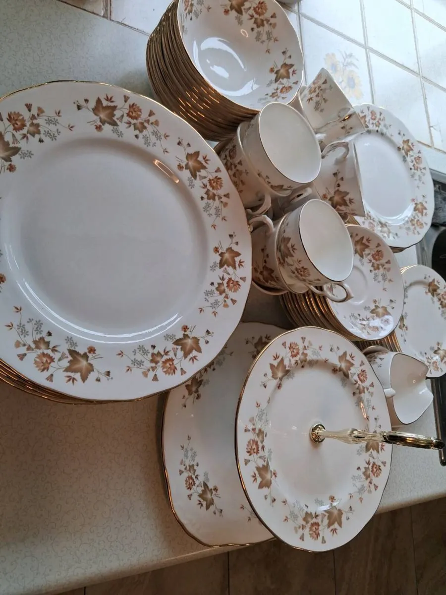 Colclough china 75 piece set - Image 2