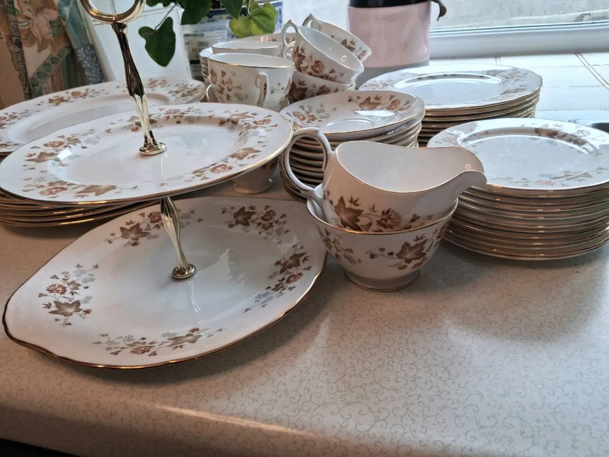 Colclough china 75 piece set - Image 3