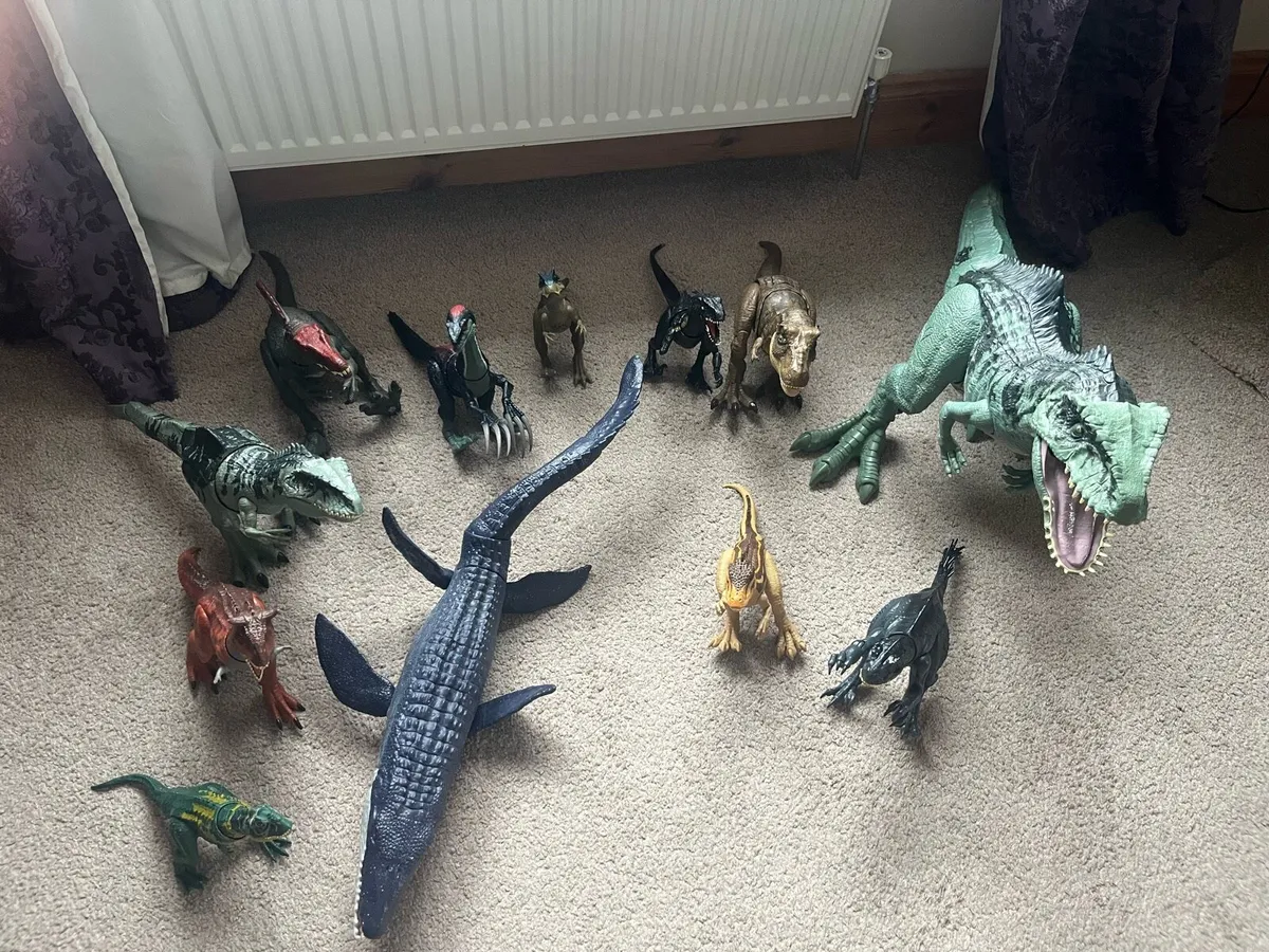 Jurassic park dinosaur bundle of 12 - Image 1