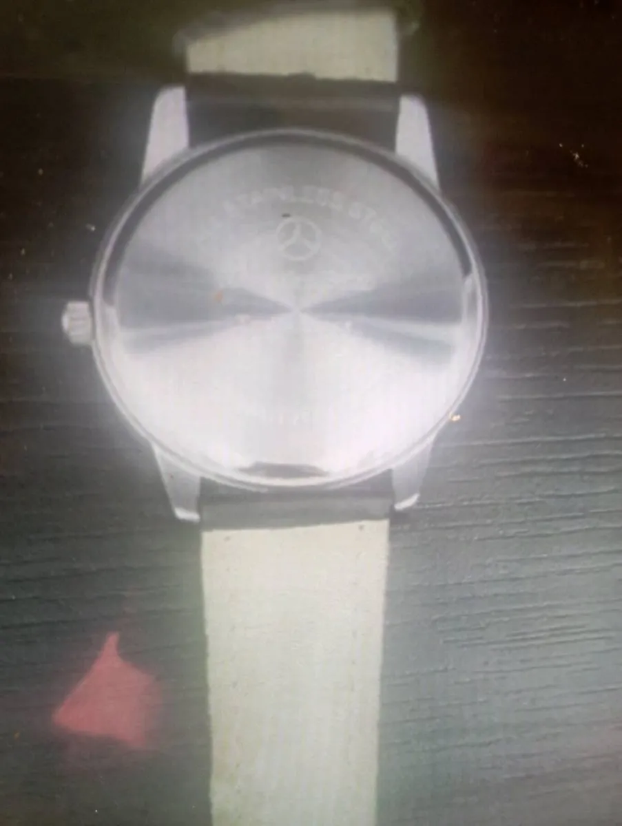 VINTAGE  MERCEDES BENZ TRUCK  RACE QUARZ WATCH - Image 3