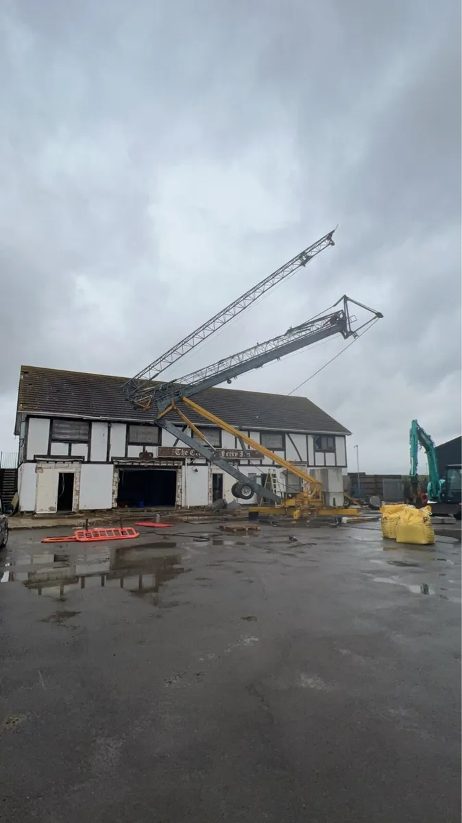 Self erecting tower crane - Image 3