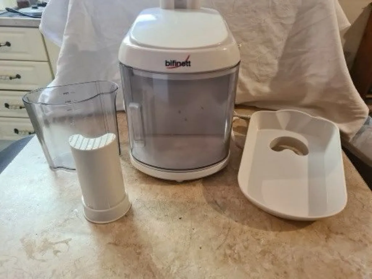 Kitchen appliances x 3 Mincer, Blender and process - Image 2