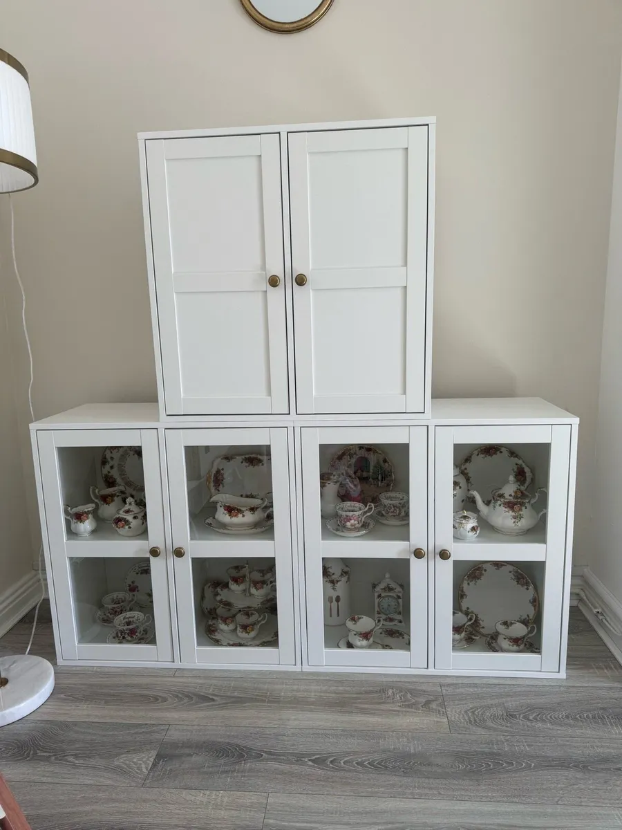 3 white cabinets - Image 1