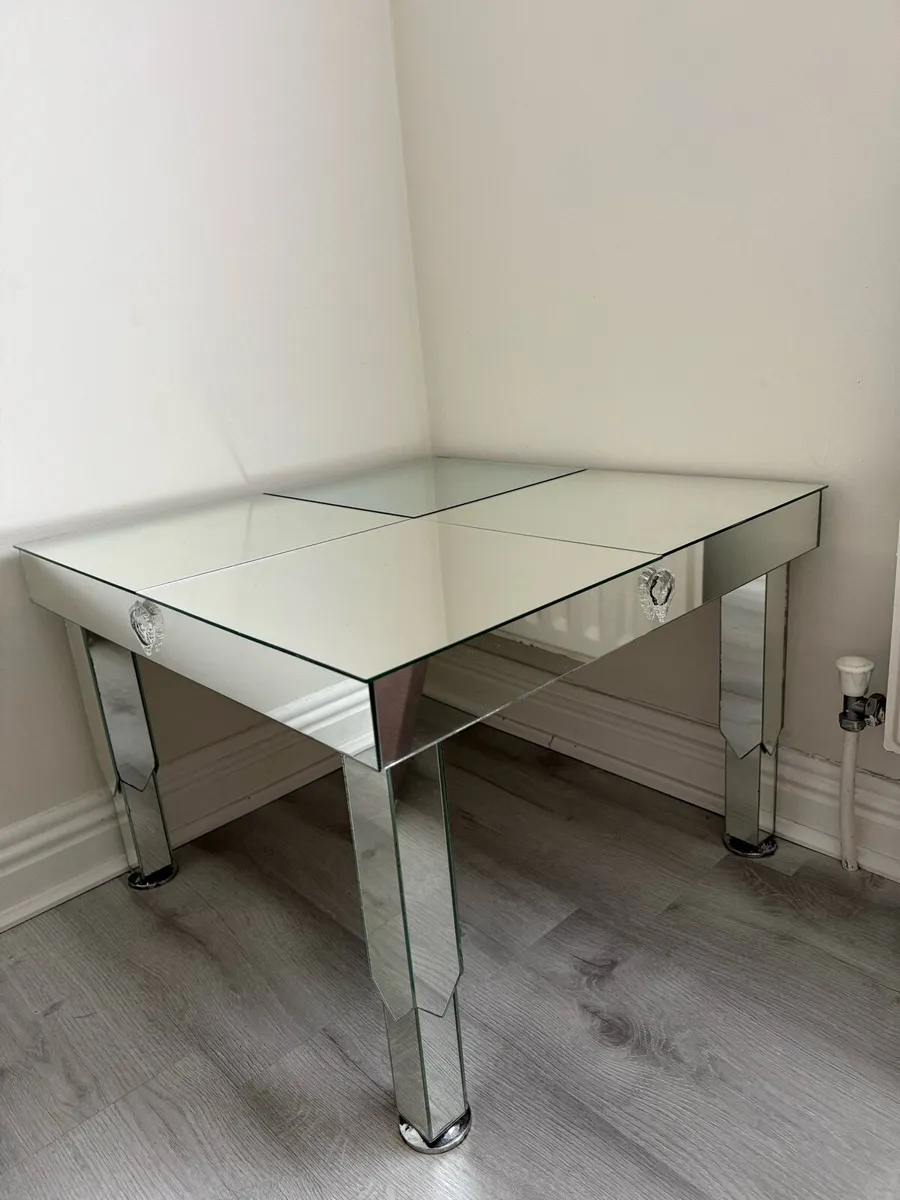 Square glass table - Image 3