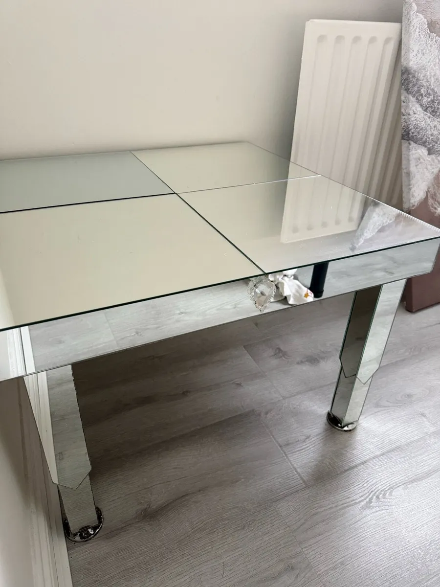 Square glass table - Image 4