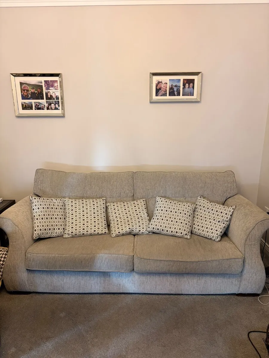 Couch and arm chair - Image 1