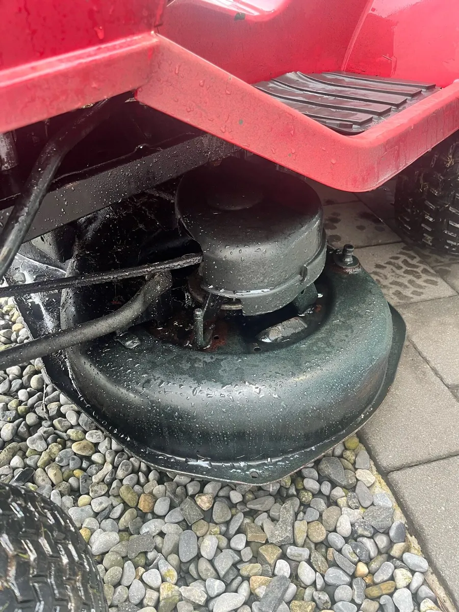 Honda 2113 Ride on Mower - Image 3