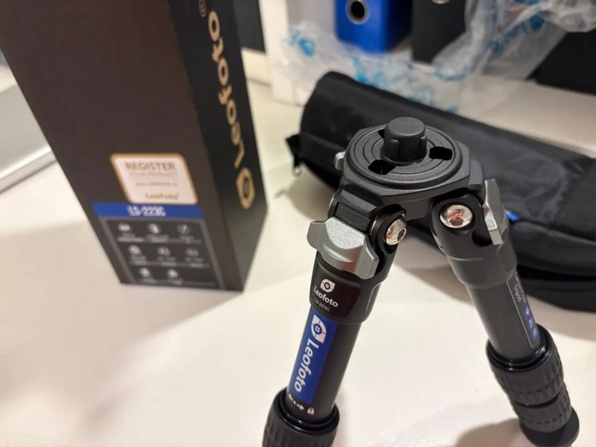 Leofoto LS223C Mini Tripod (new) - Image 2