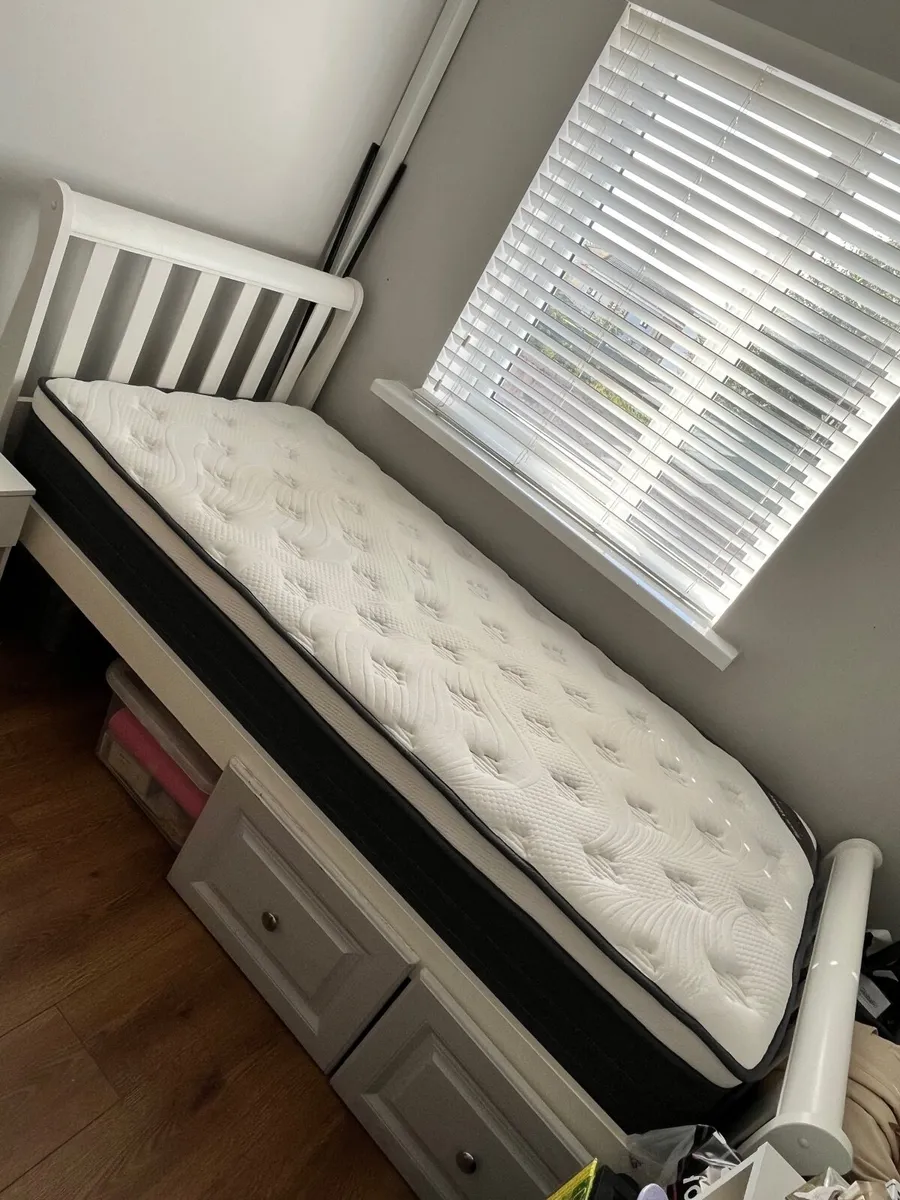 Single Bed with Mattress - Image 1