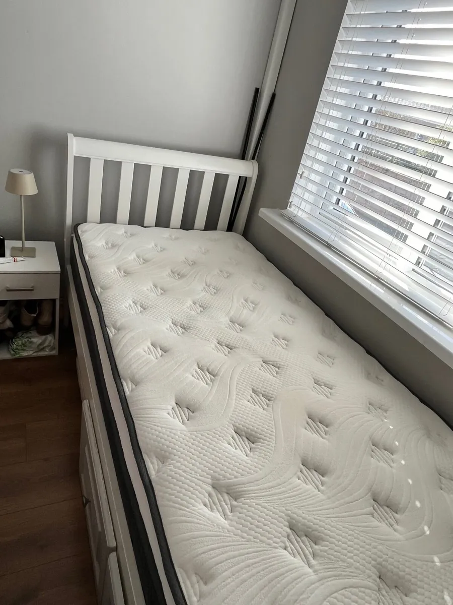 Single Bed with Mattress - Image 3
