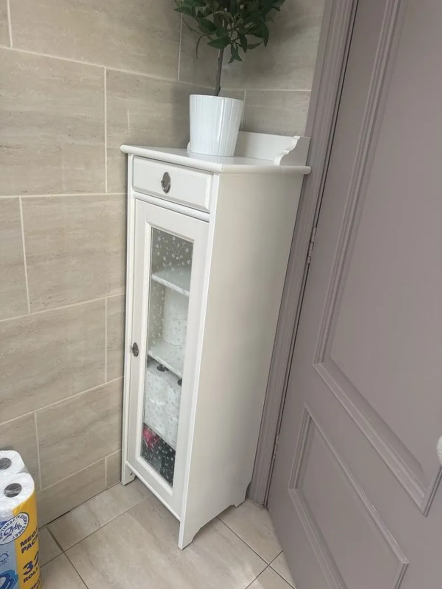 Bathroom storage in white. - Image 1