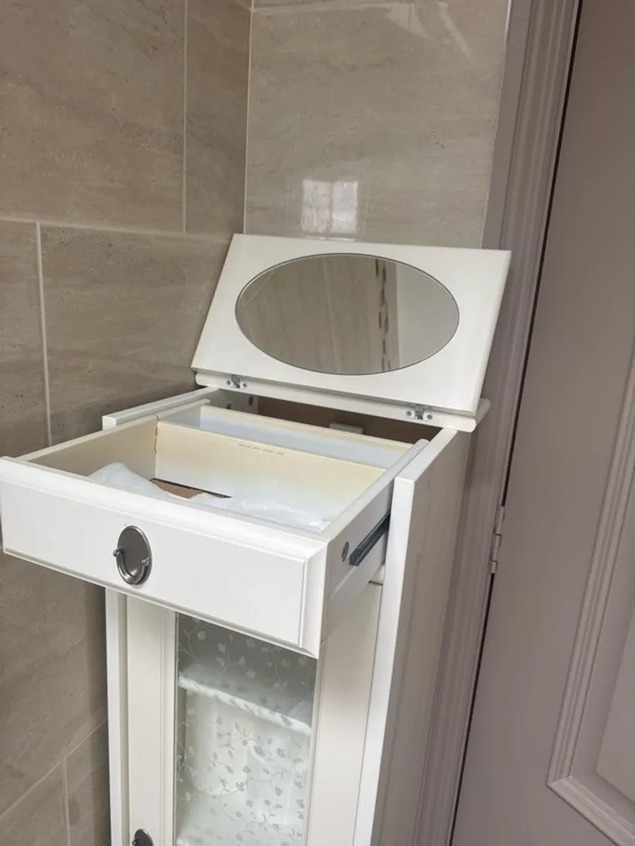 Bathroom storage in white. - Image 3