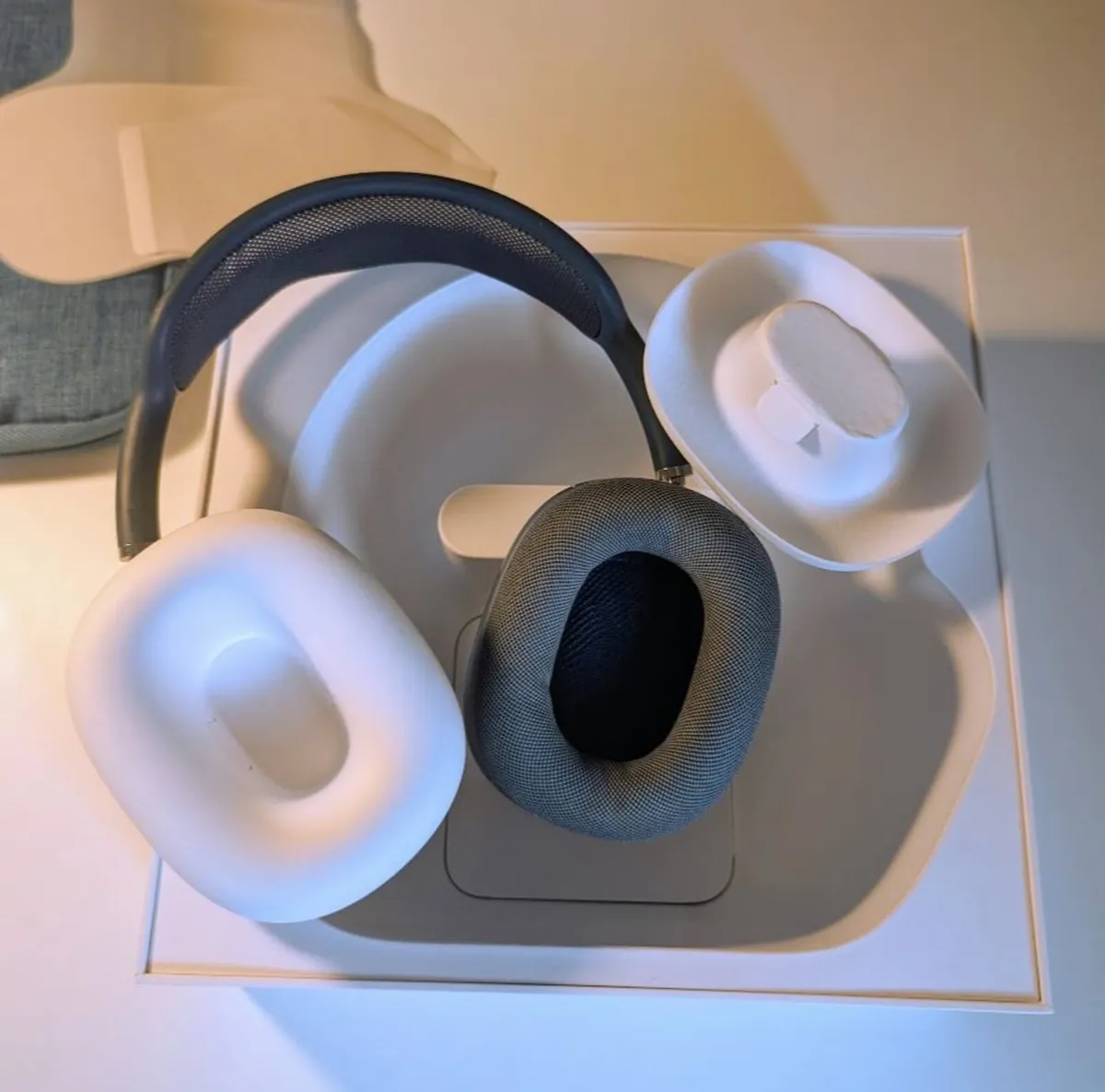 Apple Airpods Max - Midnight Blue - Image 3