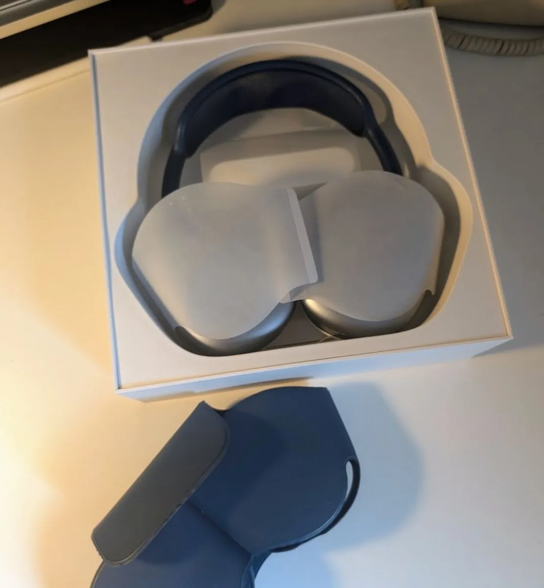 Apple Airpods Max - Midnight Blue - Image 2