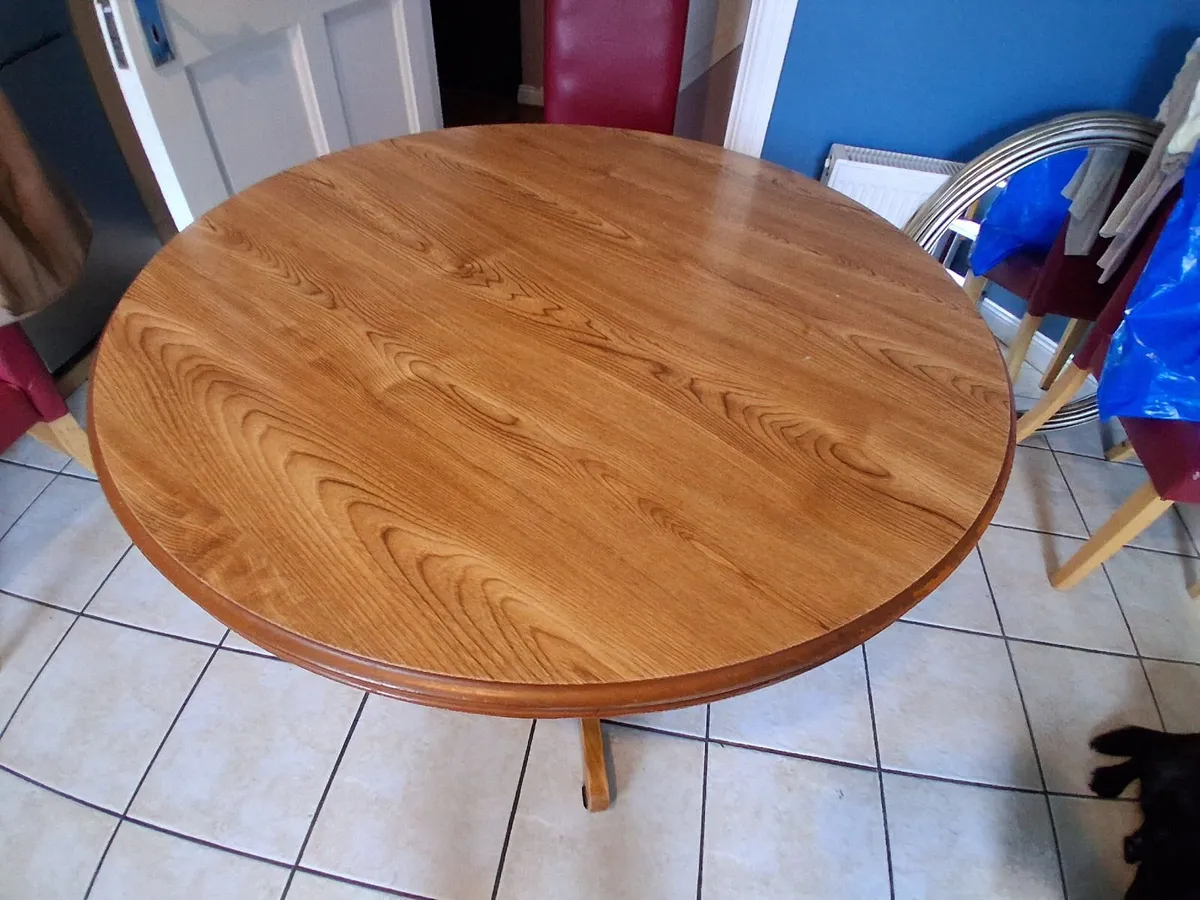 Kitchen table - Image 1