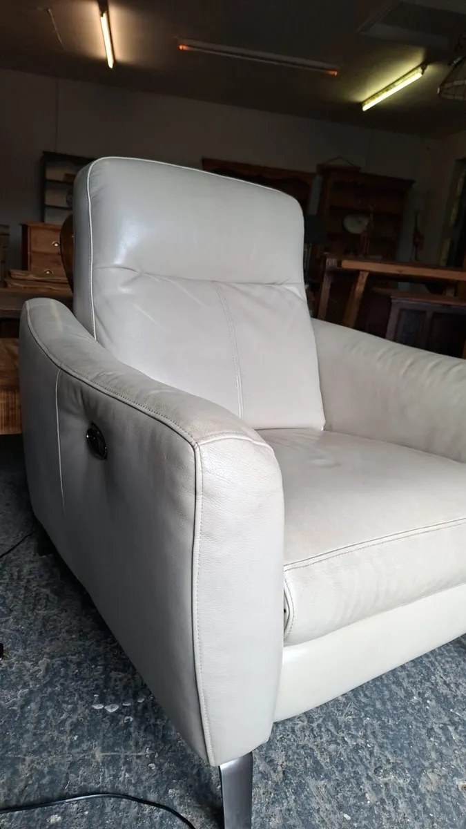 Memphis leather electric recliner armchair - Image 2
