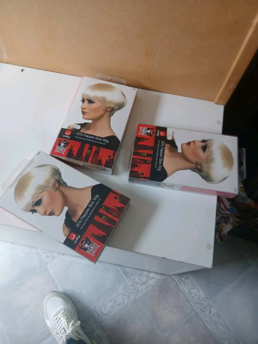Halloween costumes clearence . - Image 2