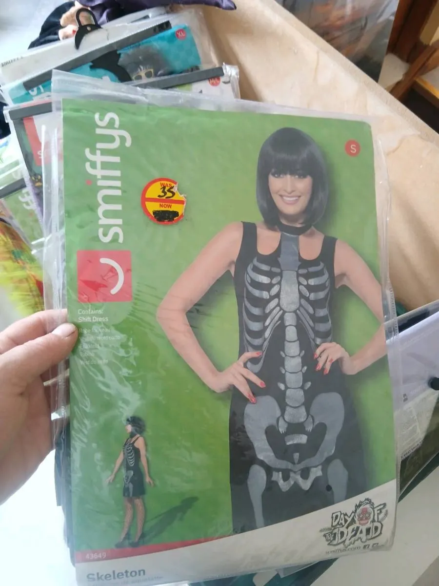 Halloween costumes clearence . - Image 3