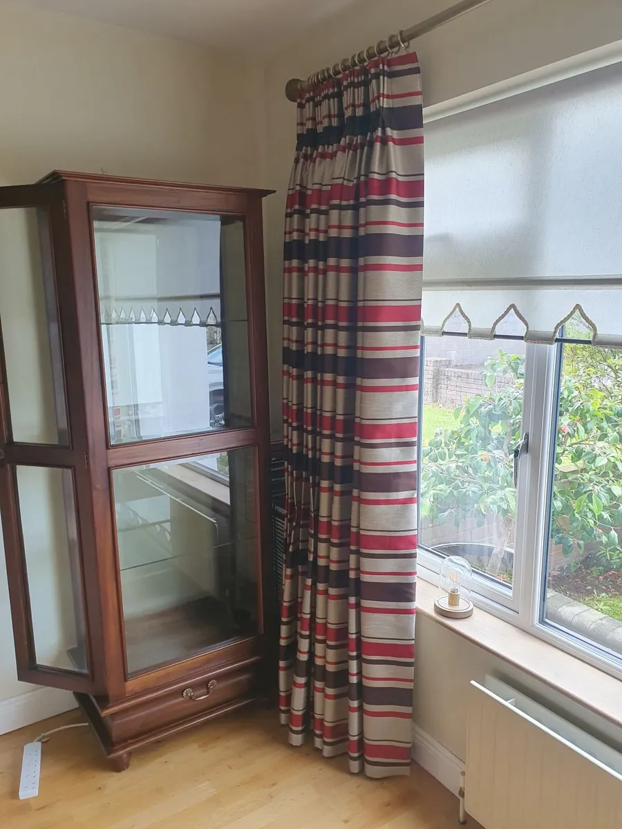 Curtains - Image 3