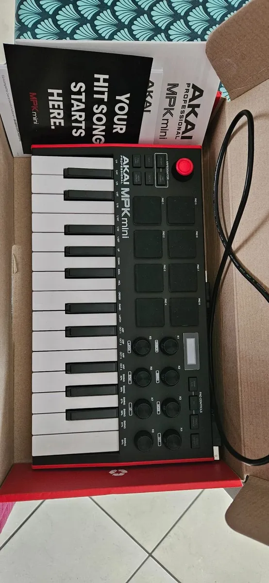 MPK Midi Controller - Image 1