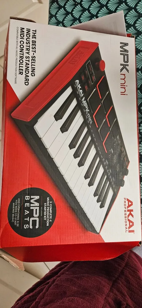 MPK Midi Controller - Image 2