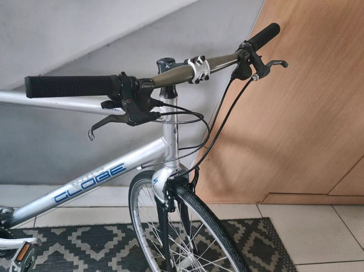 Specialized hybrid bike - Image 2