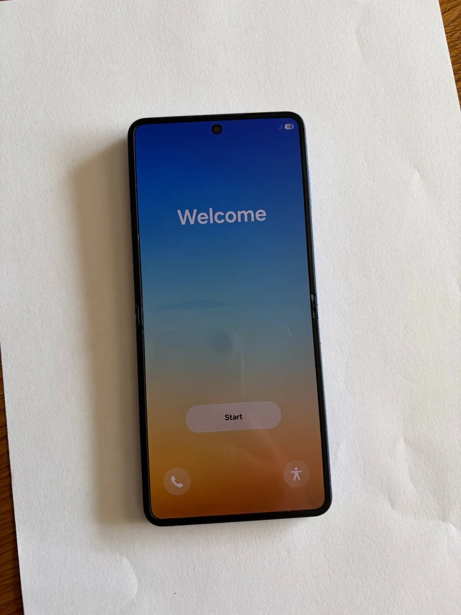 Samsung Galaxy Flip 7 - Image 3