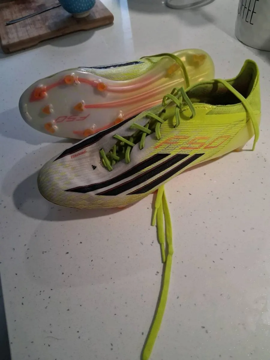 Football boots - Image 3