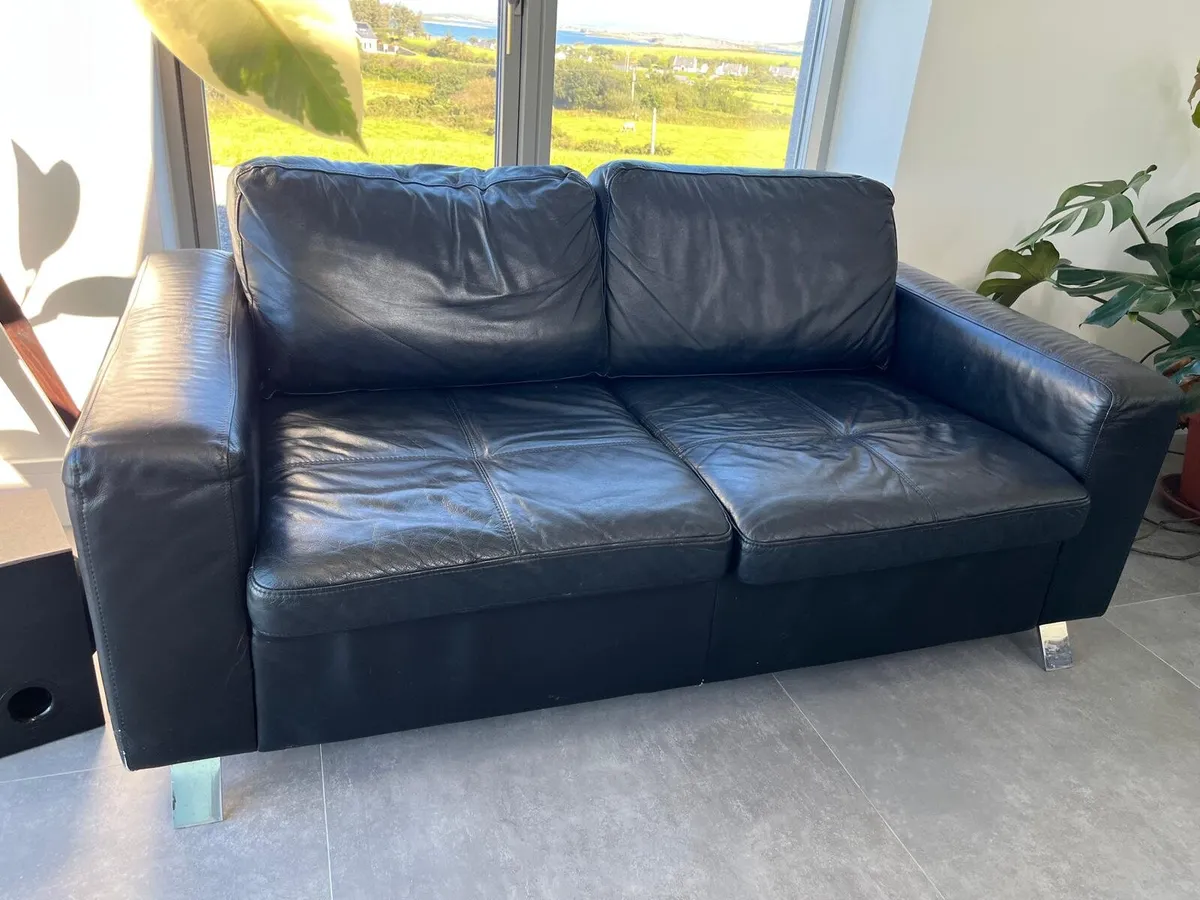 Leather sofa 3 seater & 2 seater - Image 4