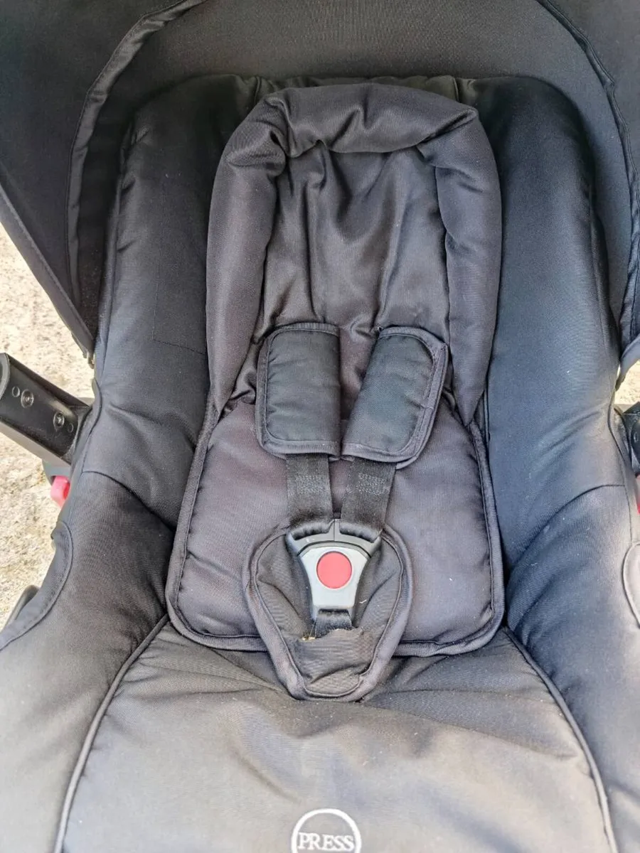 Baby Elegance Newborn Car Seat and Isofix Base - Image 4