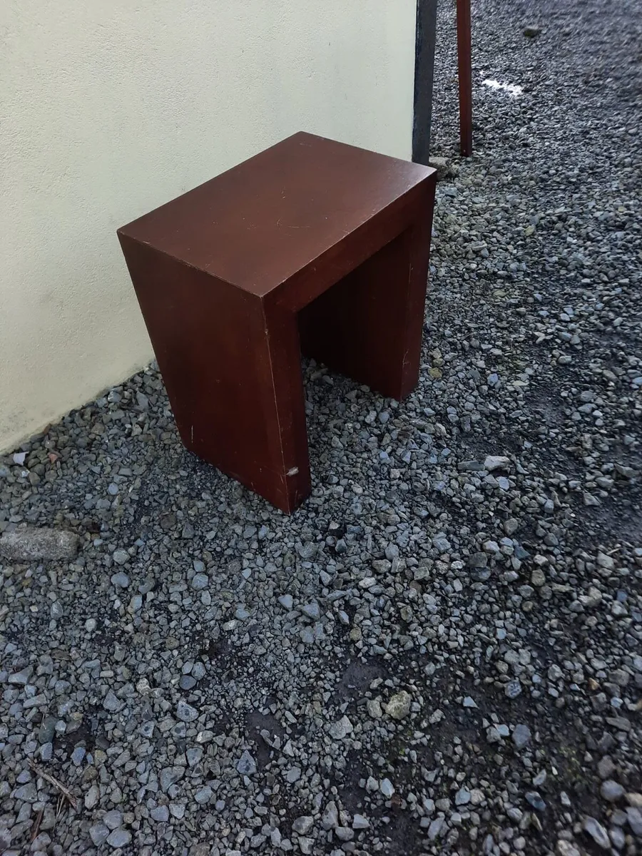 Occasional table - Image 1