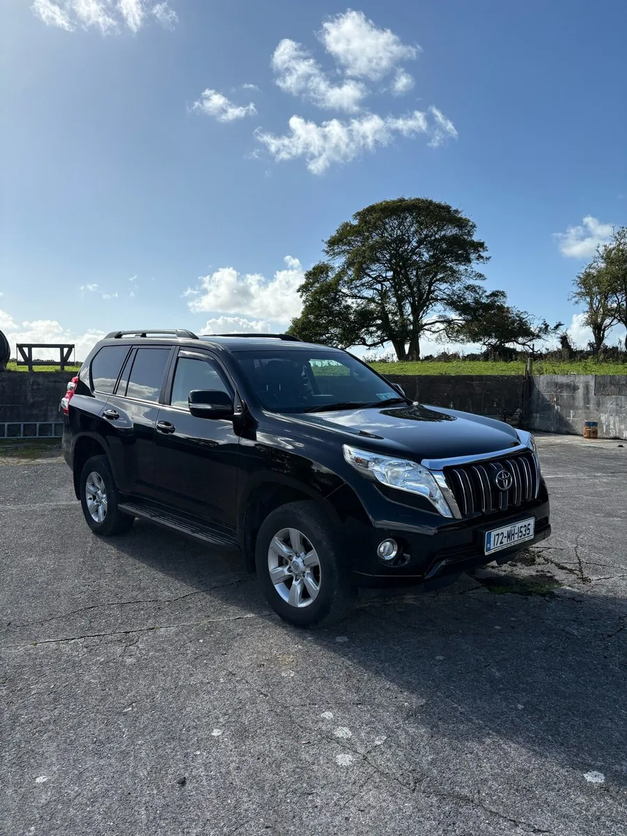 2017 5 Seat Commercial Land Cruiser - Image 1