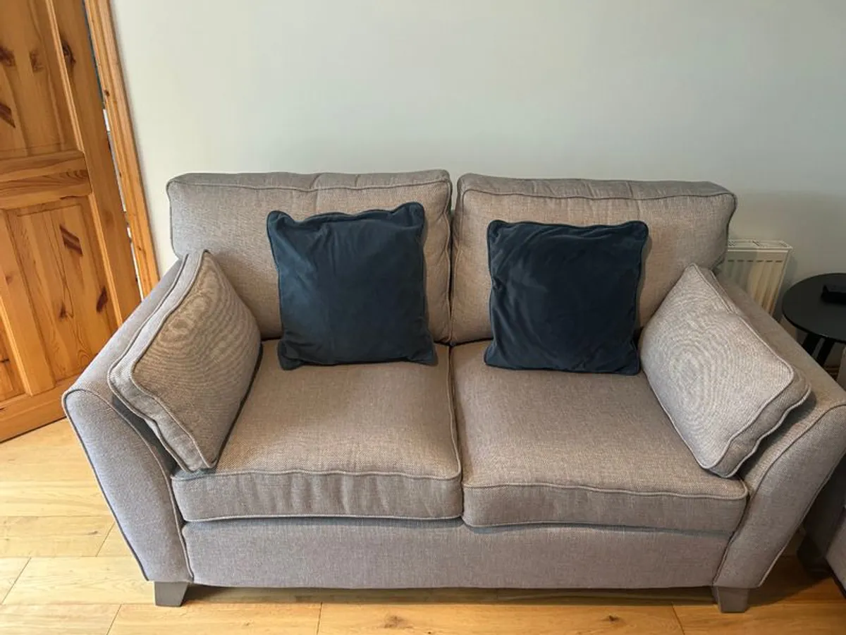 Modern three piece suite - Image 3