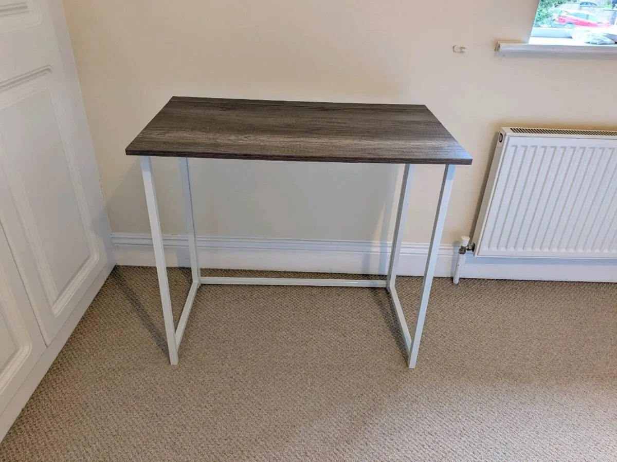 Folding desk - excellent condition - Image 1