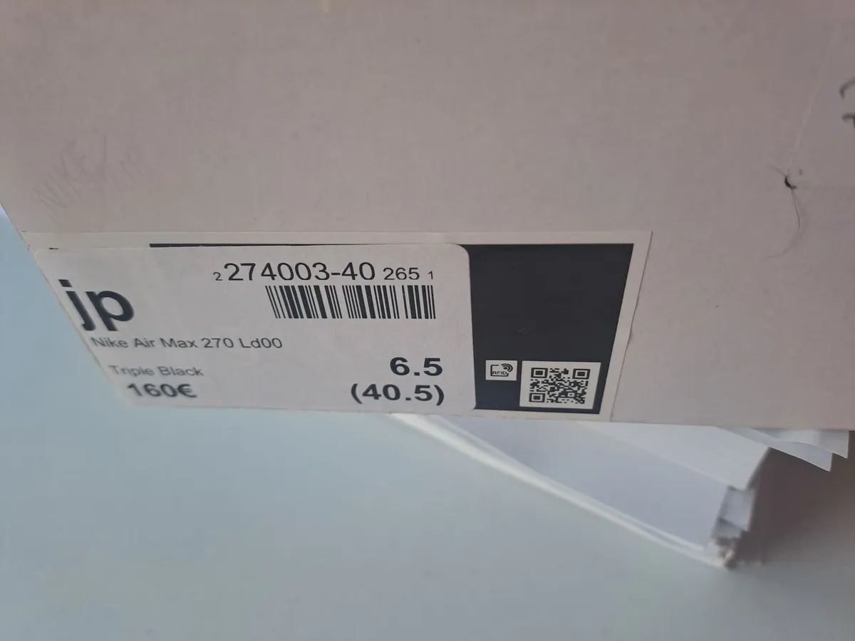 Brand New Nike Air Max 270 Trainers - Image 3