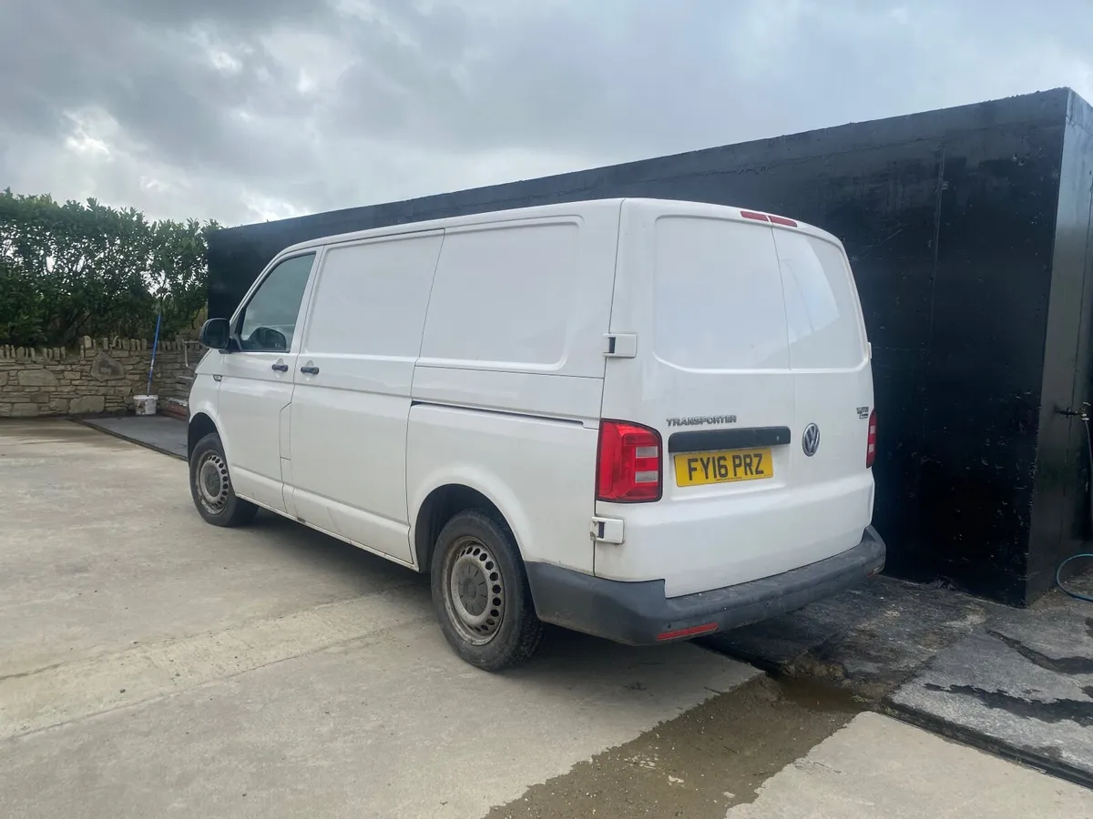 Volkswagen Transporter 2016 - Image 1
