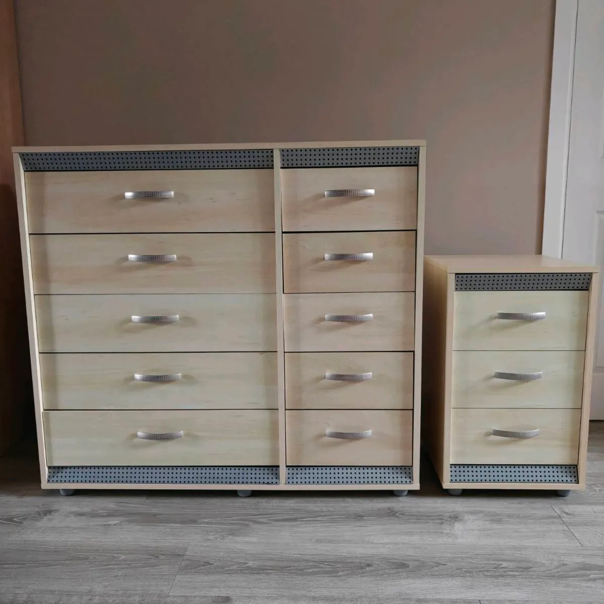 10-Drawer Dresser & Bedside Locker - Image 1