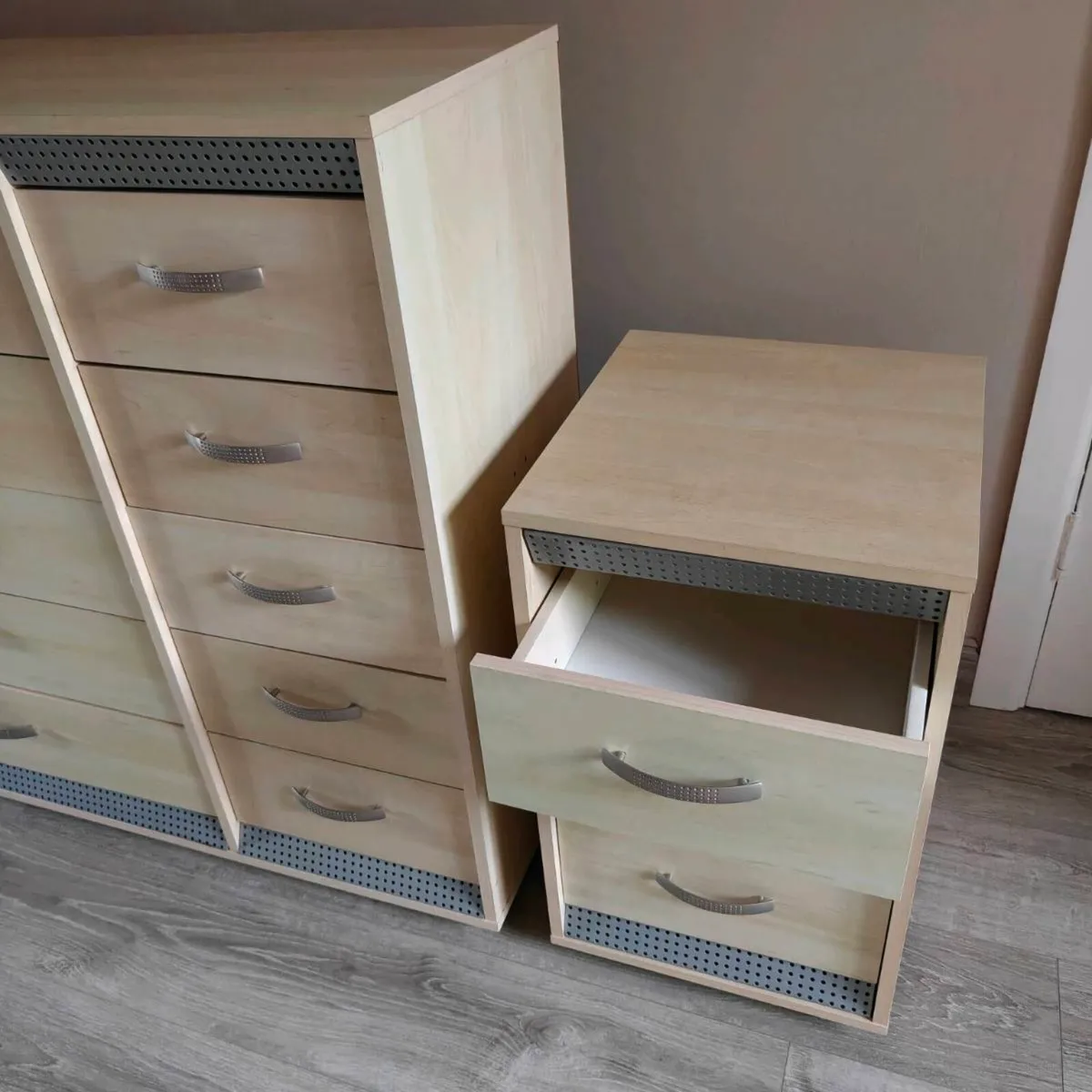 10-Drawer Dresser & Bedside Locker - Image 3