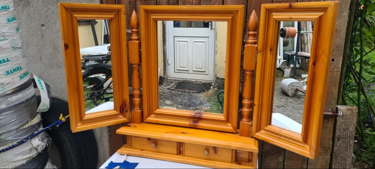 Pine Dresser top Vanity Mirror unit with side mirr