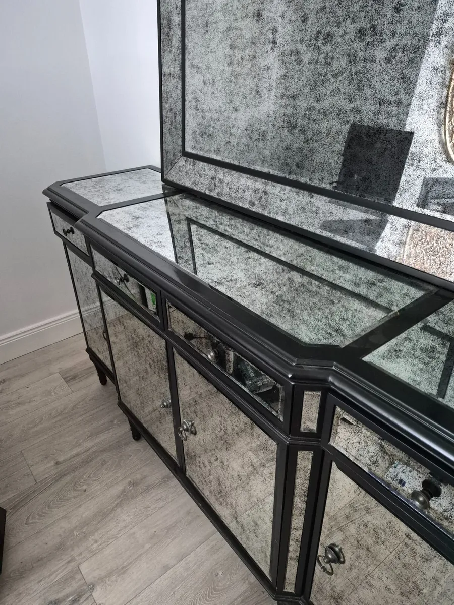 Sideboard - Image 3