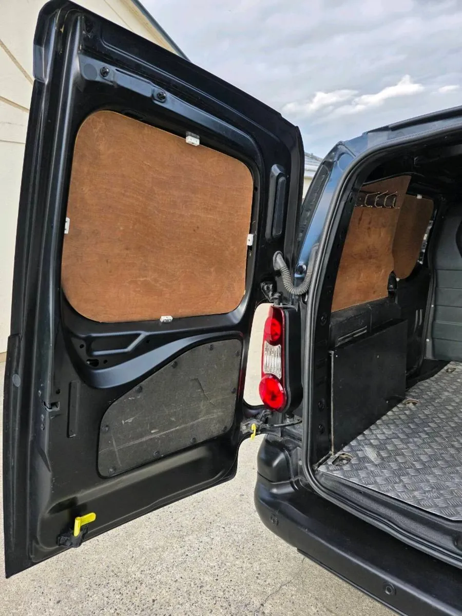 2018 Citroen Berlingo Enterprise 625 Blue HDI 5 - Image 2