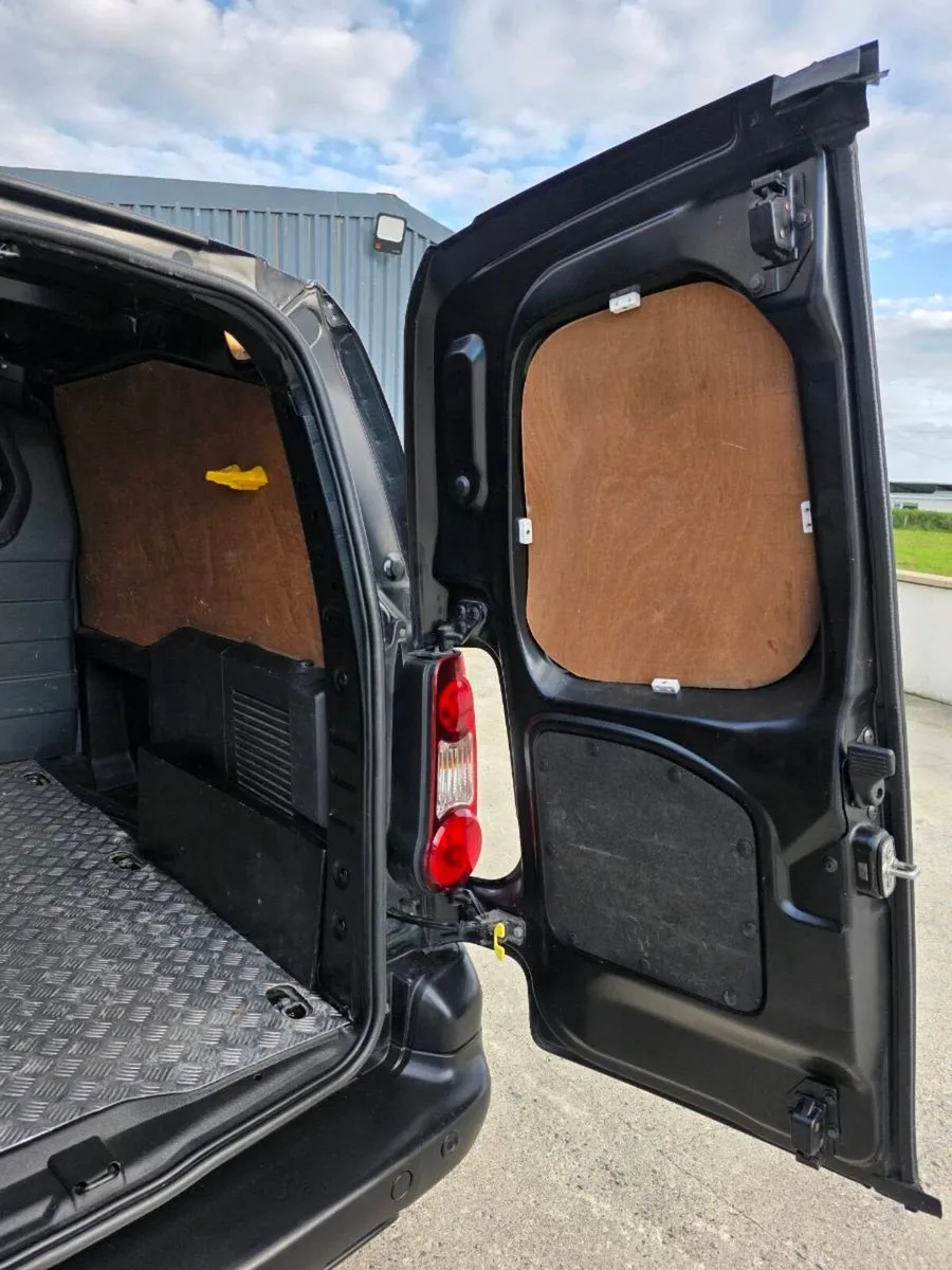 2018 Citroen Berlingo Enterprise 625 Blue HDI 5 - Image 3