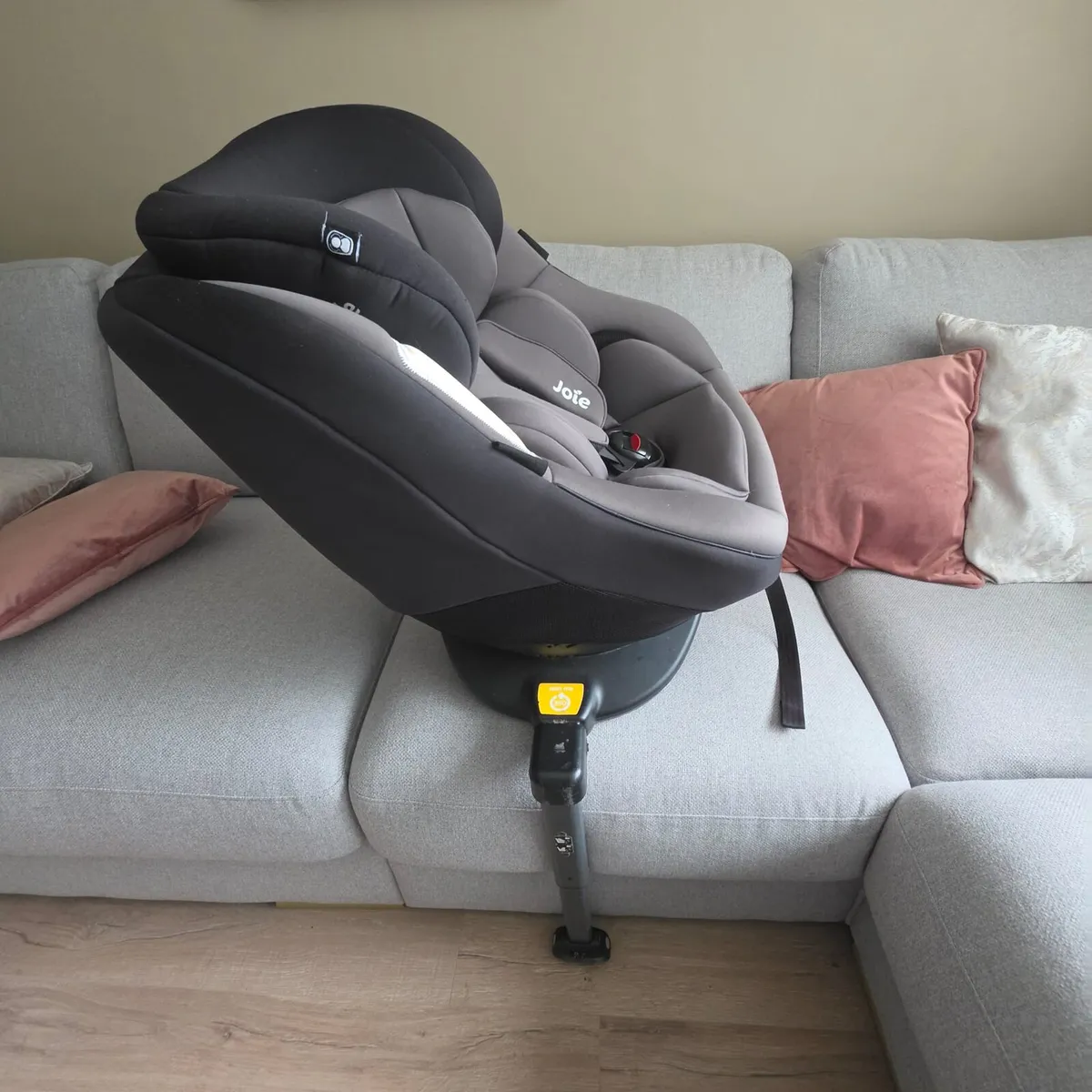 Joie 360 car seat - Image 2